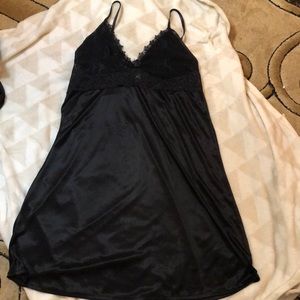 BLACK LINGERIE/CHEMISE